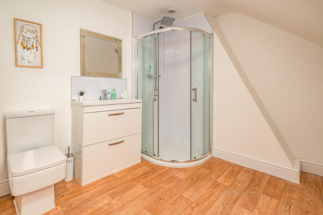 Spacious Contractor House For Large Groups - Private Parking Northampton Exterior foto